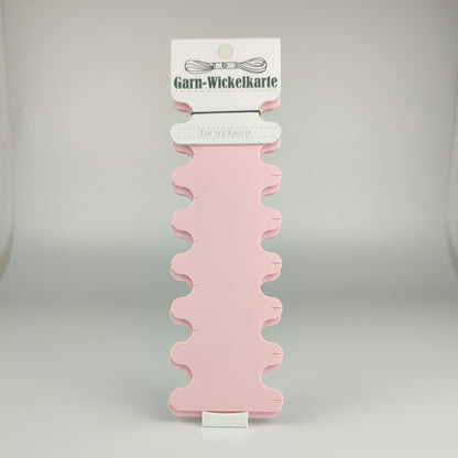Garnwickelkarte 3er Set in der Farbe Pfirsich Rosa.
