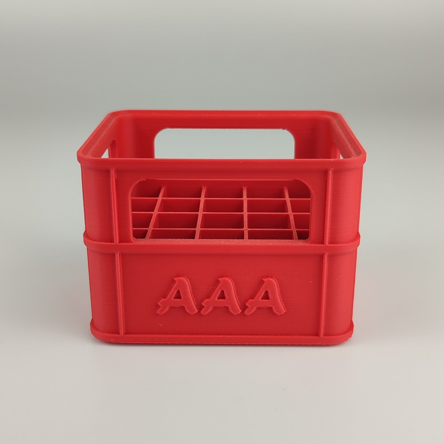 Batteriekiste für AAA-Batterien in der Farbe Rot.